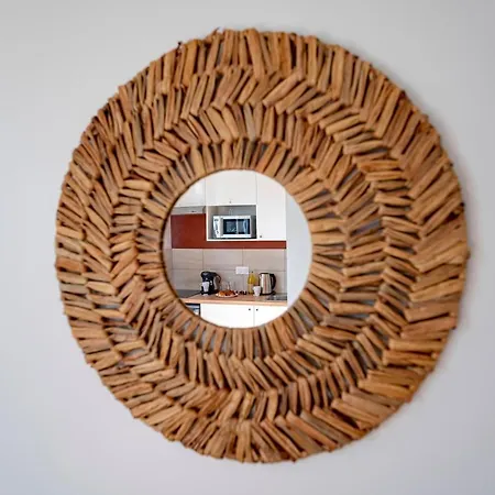 Les Maisons Acajou - *